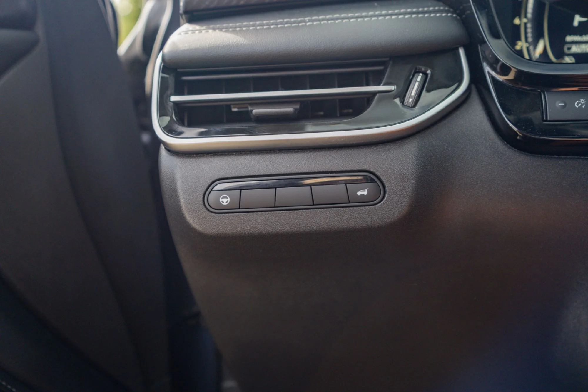 Certified Used 2023 Blue INFINITI Sensory image 20