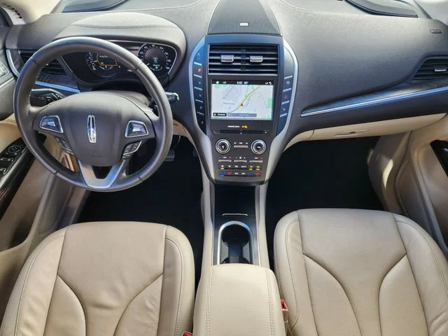 Used 2019 Black Lincoln Reserve image 13