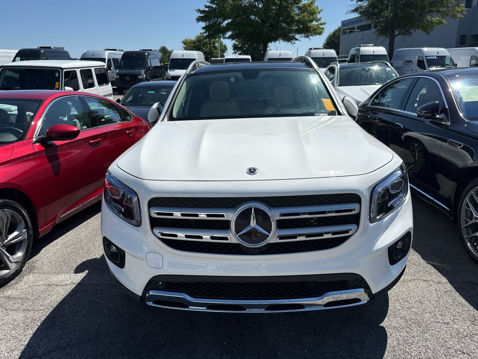 Certified Used 2023 Polar White Mercedes-Benz GLB 250 image 5