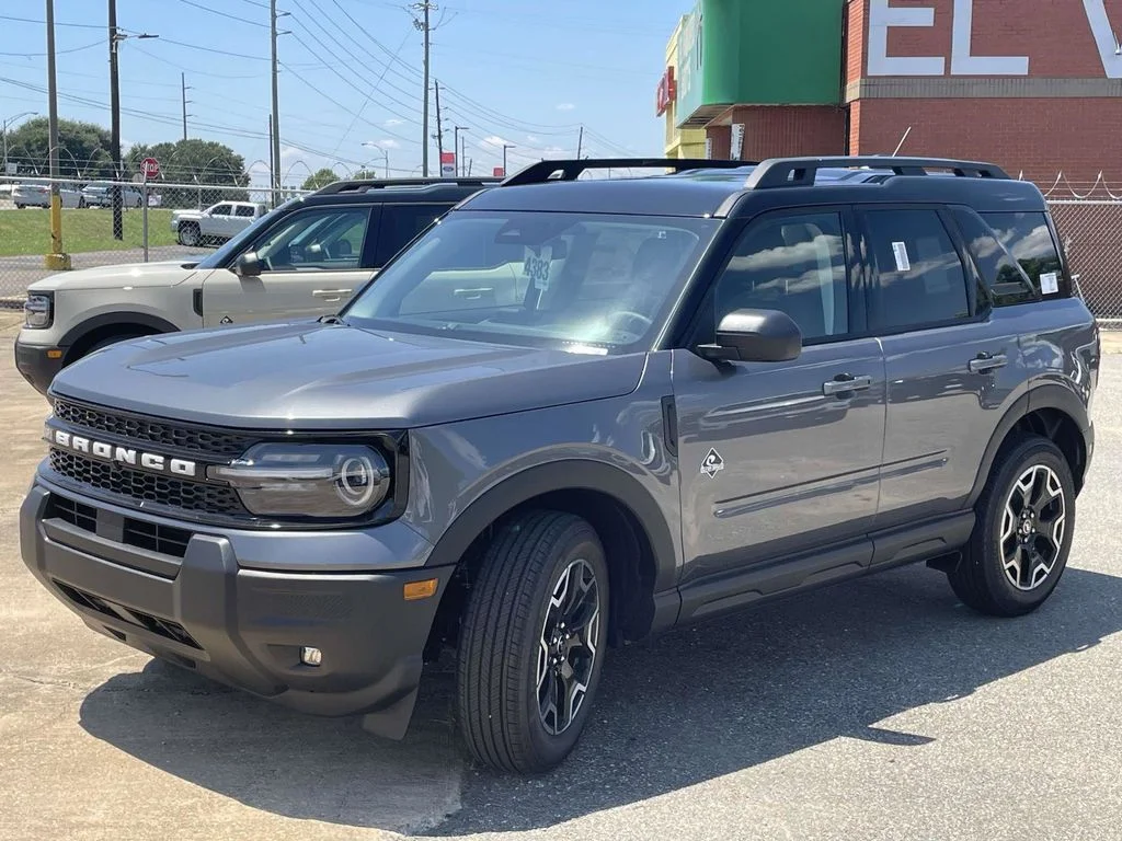 New 2025 Carbonized Gray Metallic Ford Outer Banks® image 7