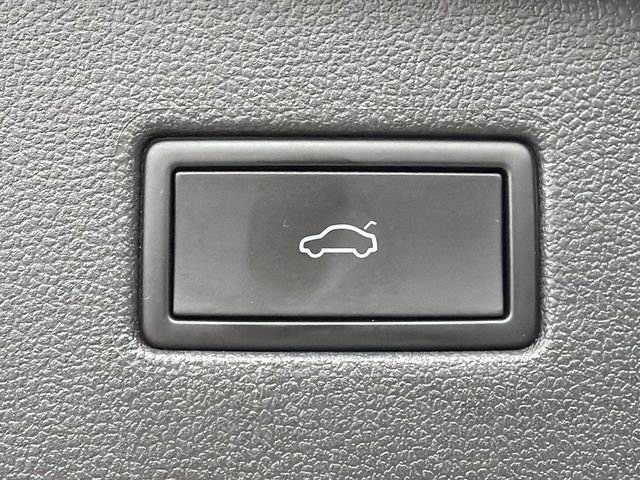 Used 2022 White Volkswagen 2.0T SE image 19