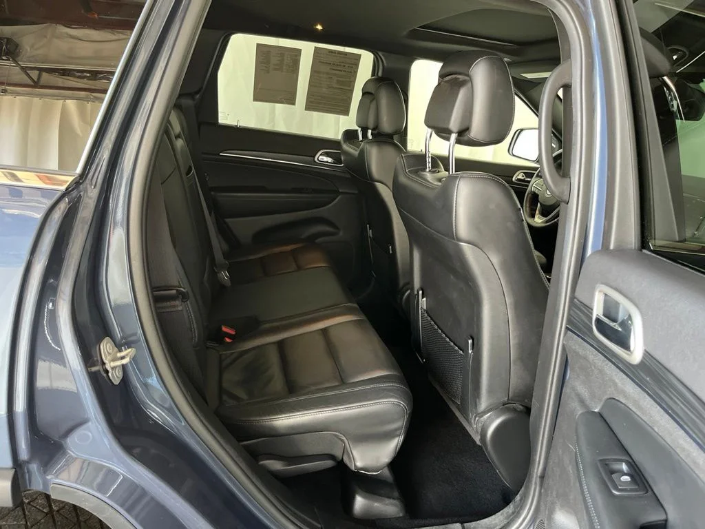 Used 2020 Blue Jeep Limited image 25