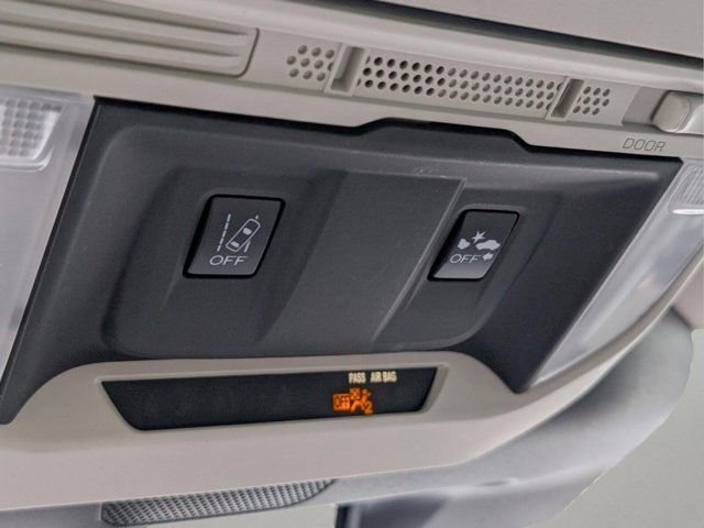 Used 2023 White Subaru Base image 22