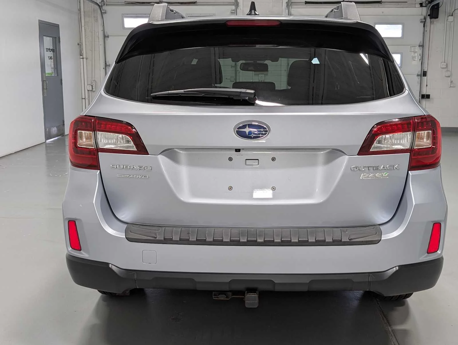 Used 2016 Ice Silver Metallic Subaru 2.5i Limited image 9