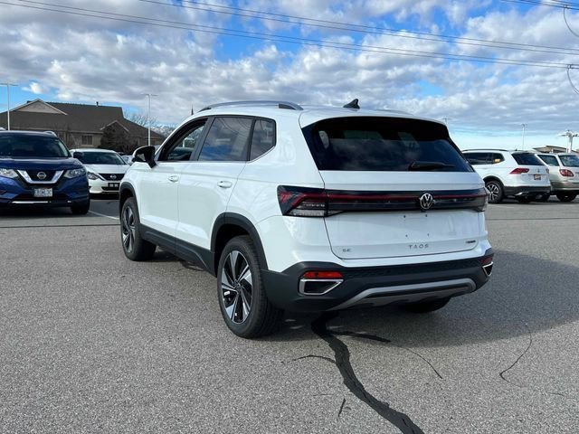 New 2026 Pure White Volkswagen SE image 10