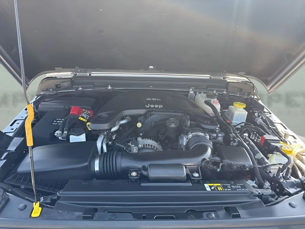 Used 2020 Silver Jeep Sport image 27