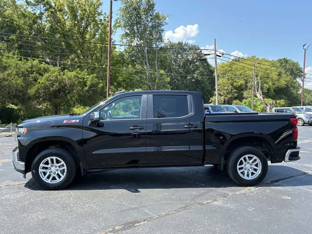 Used 2019 BLACK Chevrolet LT image 6