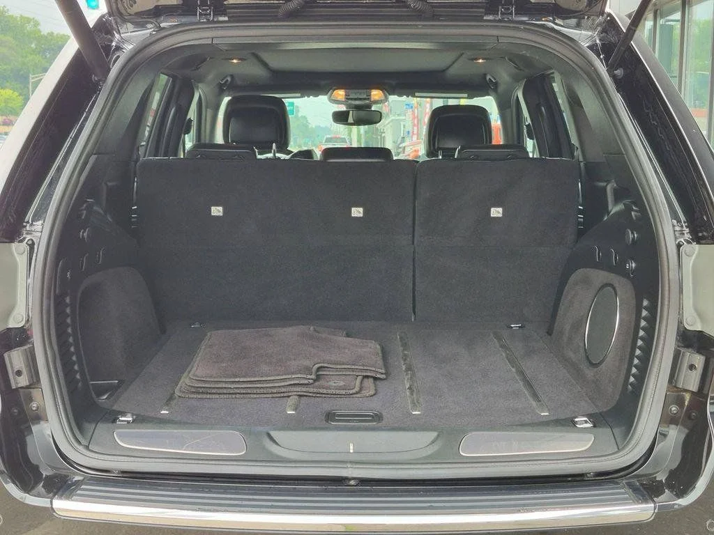 Used 2017 Black Jeep Overland image 8