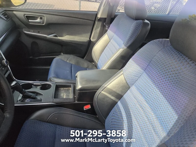 Used 2016 Blizzard Pearl TOYOTA SE image 6