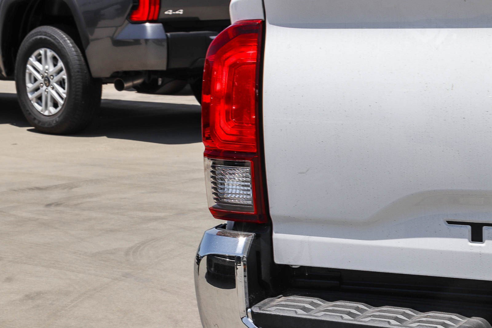 Used 2020 Super White Toyota SR5 image 7