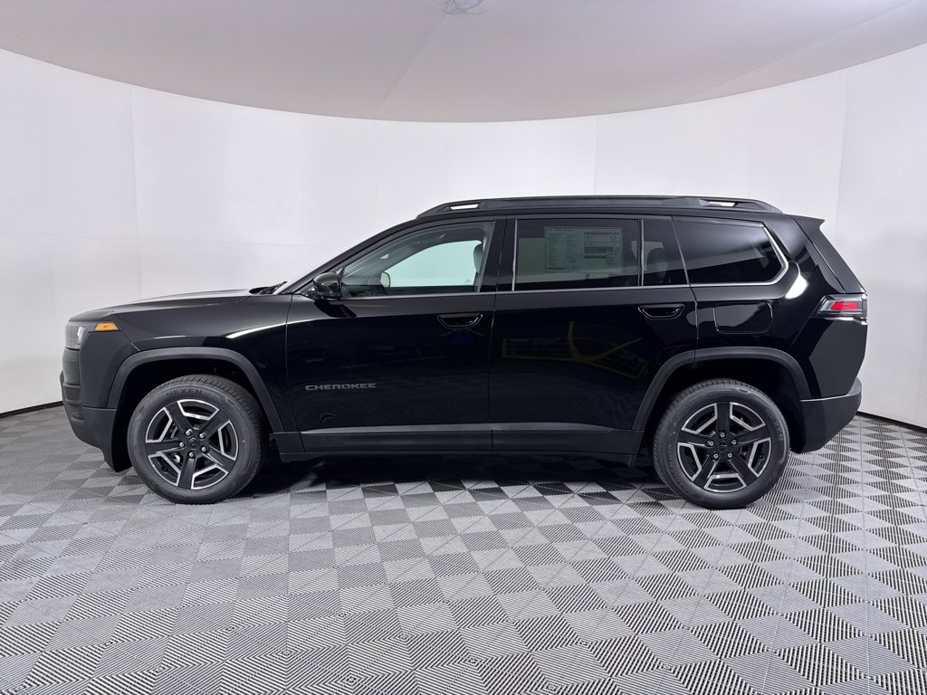 New 2026 Diamond Black Crystal Pearl-Coat Exterior Paint Jeep Limited image 14