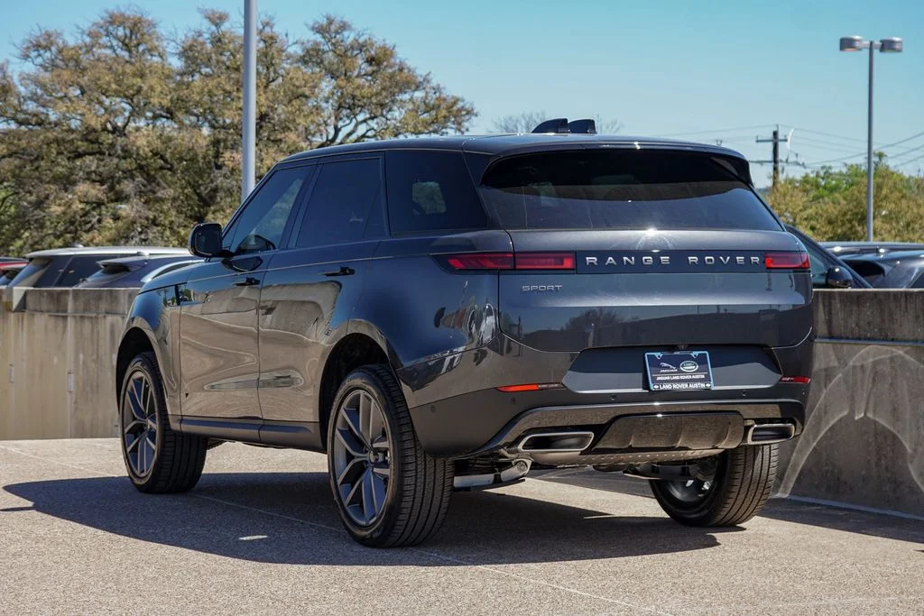 New 2026 Carpathian Gray Premium Metallic Land Rover SE image 8
