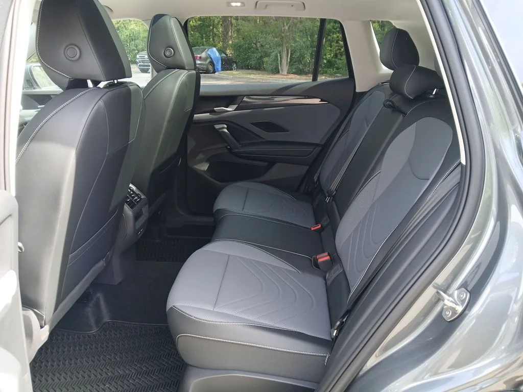 New 2026 Silver Volkswagen 2.0T SE image 24
