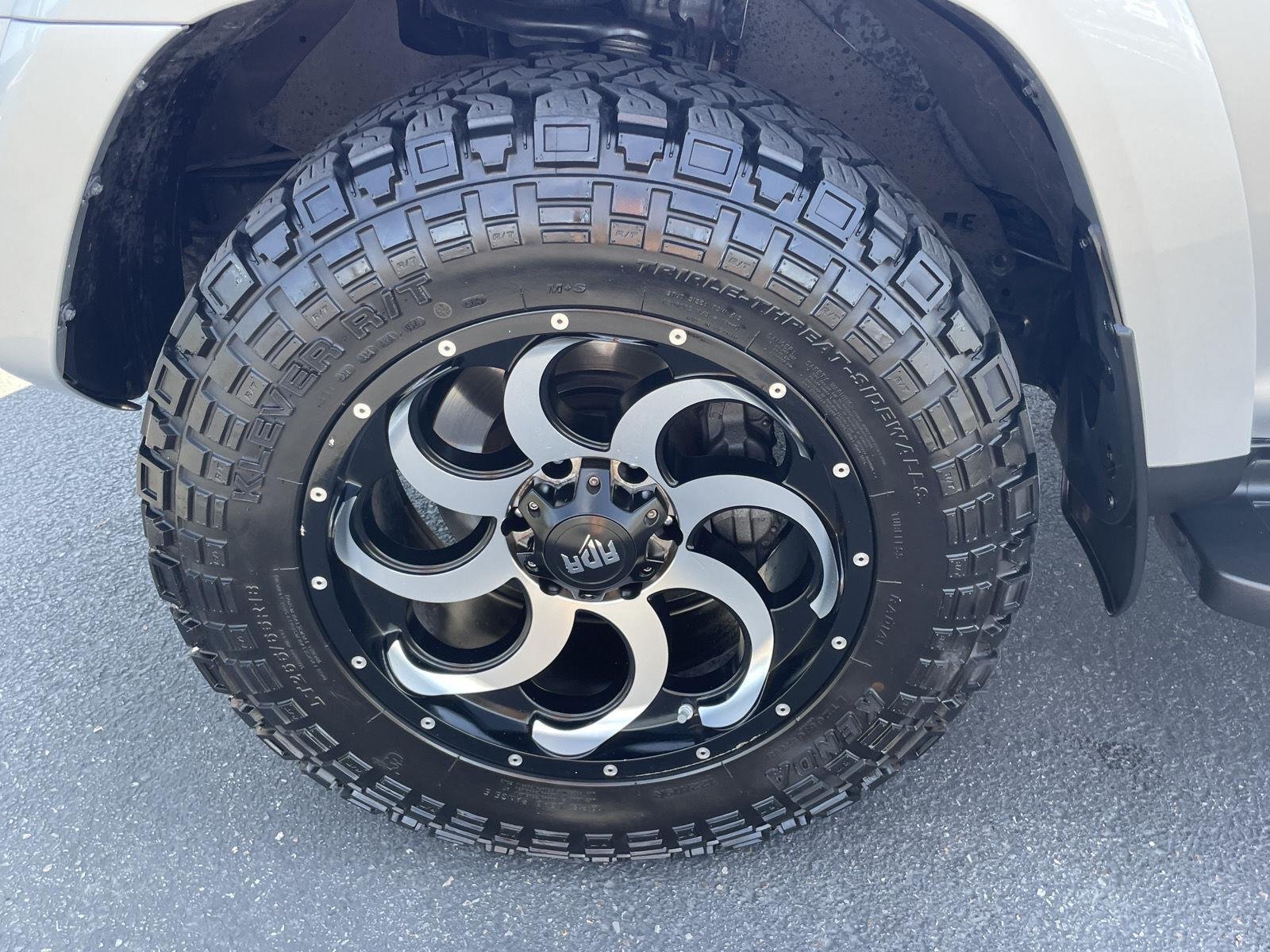 2022 Toyota 4Runner SR5 Premium - Photo 15