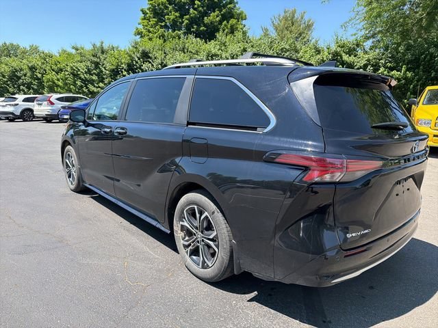 Used 2025 Black Toyota Platinum image 6