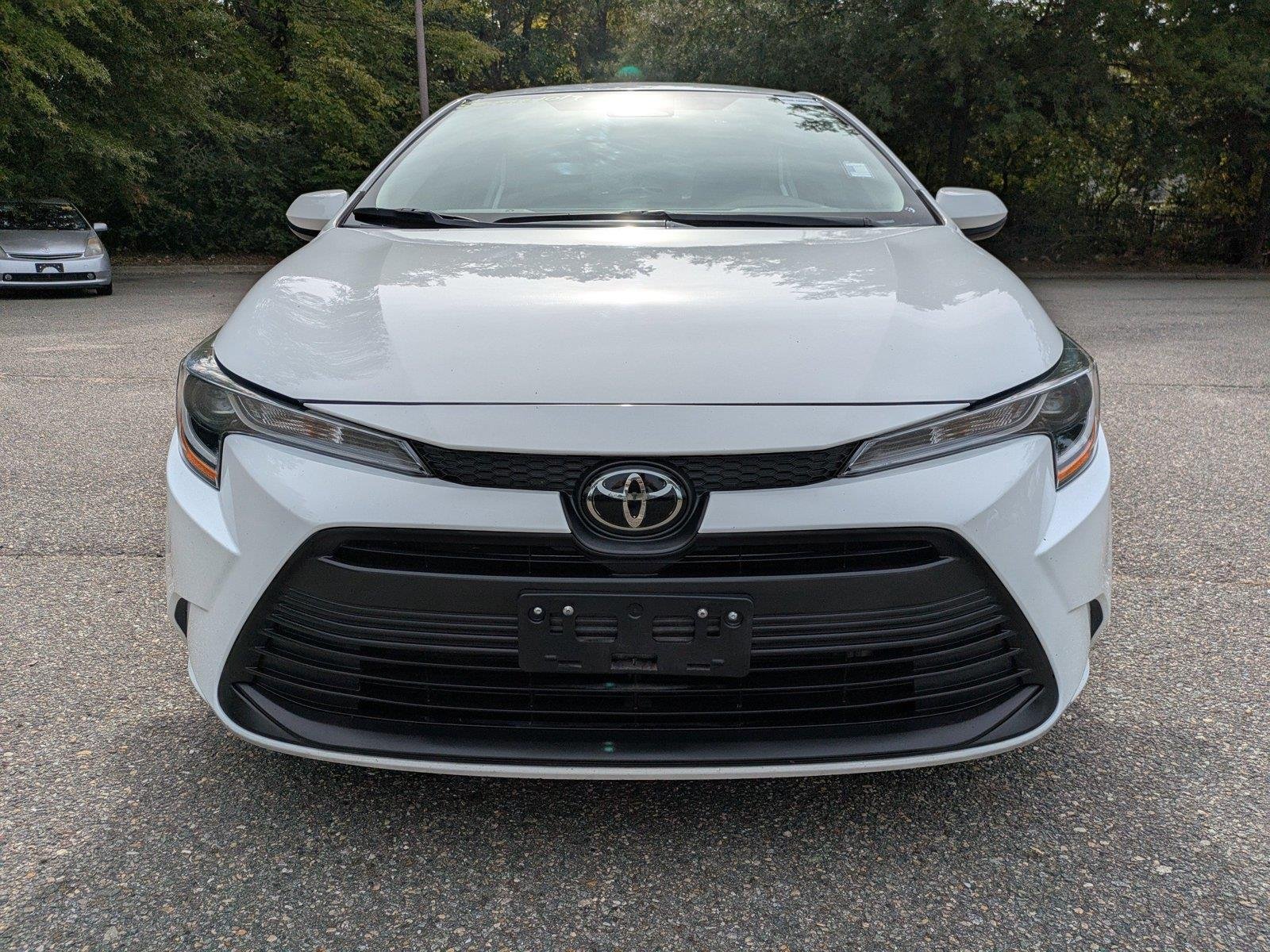 Used 2024  Toyota LE image 9