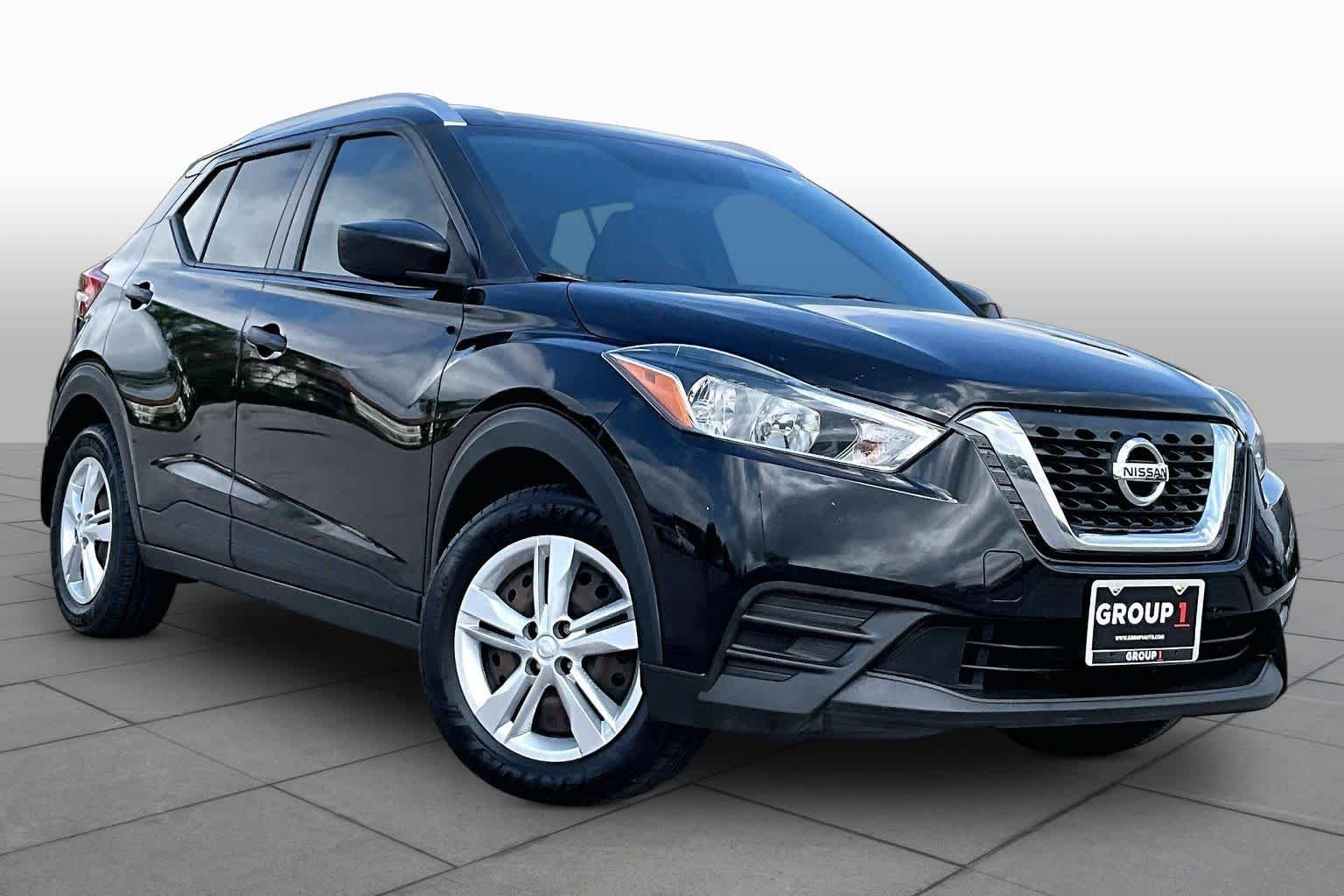 Used 2019 Super Black Nissan S image 3