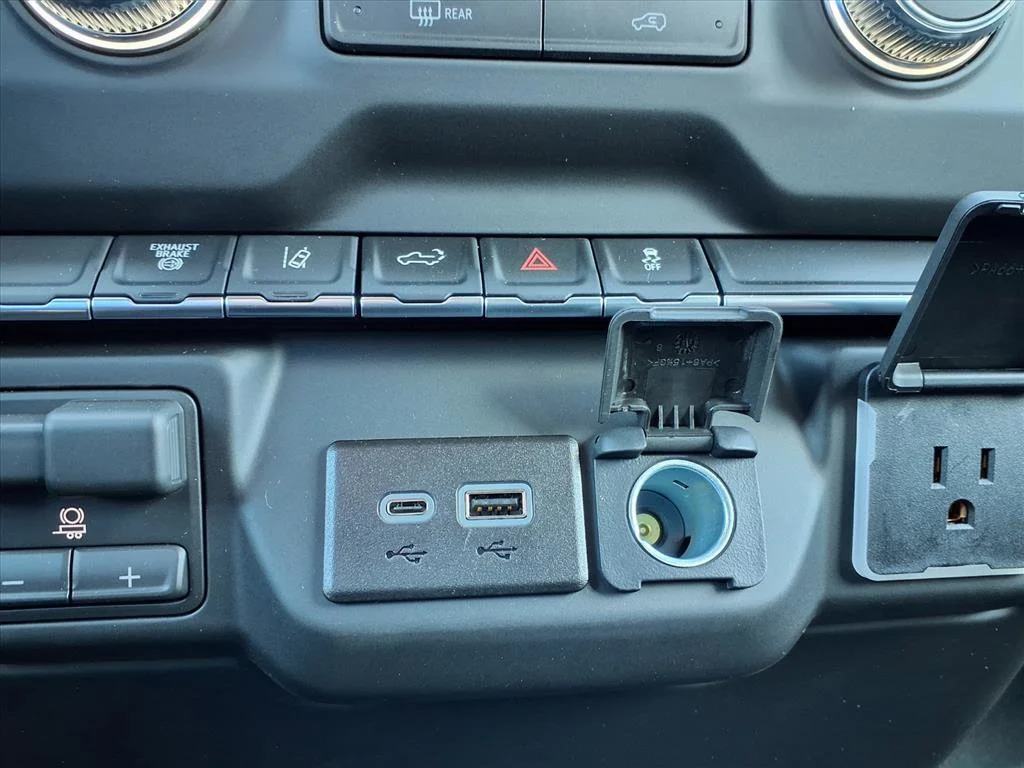 2026 GMC Sierra 3500HD Pro - Photo 7