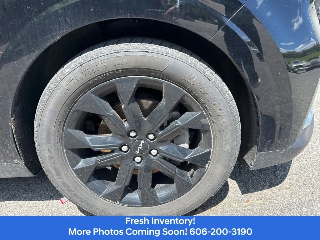 Used 2022 Black Kia SX image 4