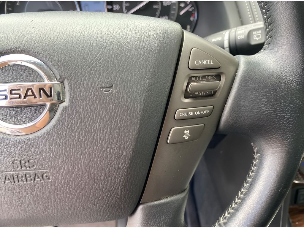 Used 2020 Super Black Nissan SL image 14