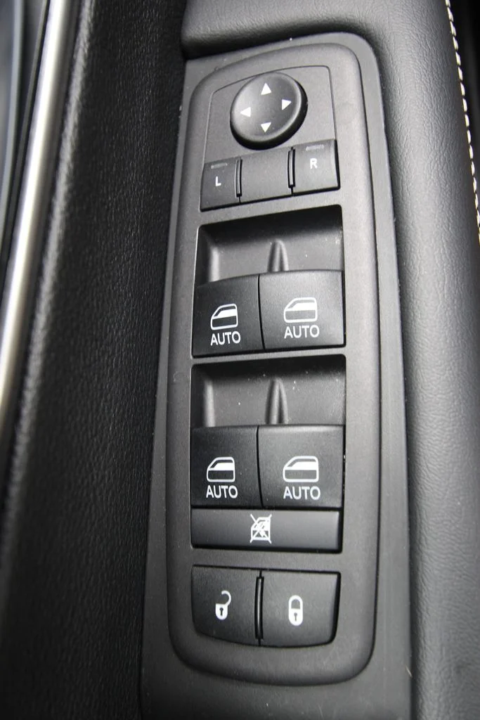 Used 2026 Red Chrysler Select image 23