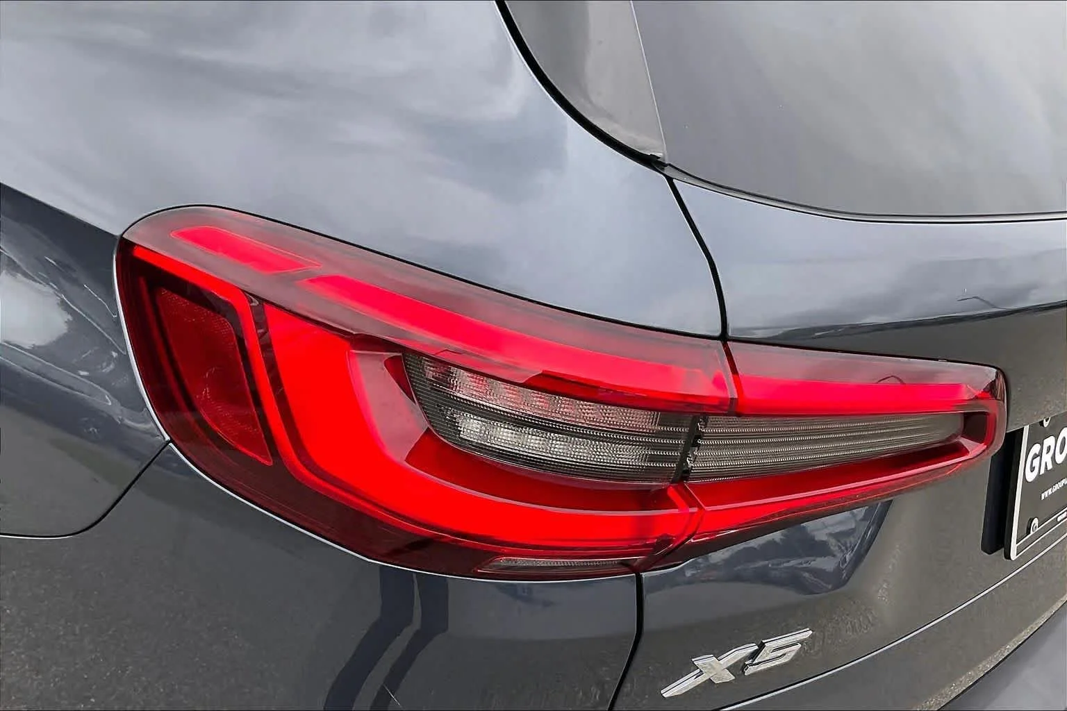 Used 2019 Arctic Gray Metallic BMW xDrive40i image 27