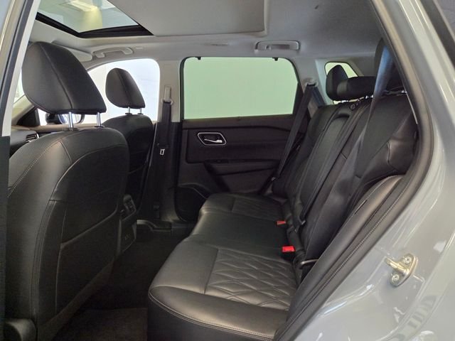 Used 2023 Gray Nissan Platinum image 12