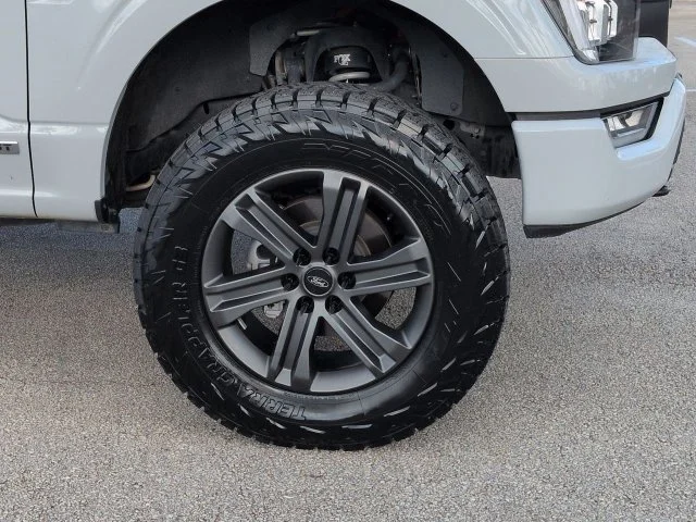 Used 2023 Gray Ford XLT image 11