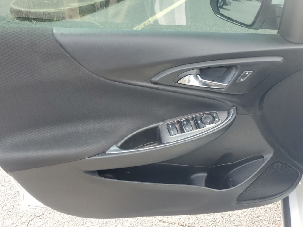 Used 2019 White Chevrolet LT image 15