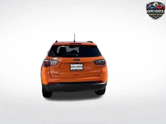 New 2026 Joose Exterior Paint Jeep Latitude image 4
