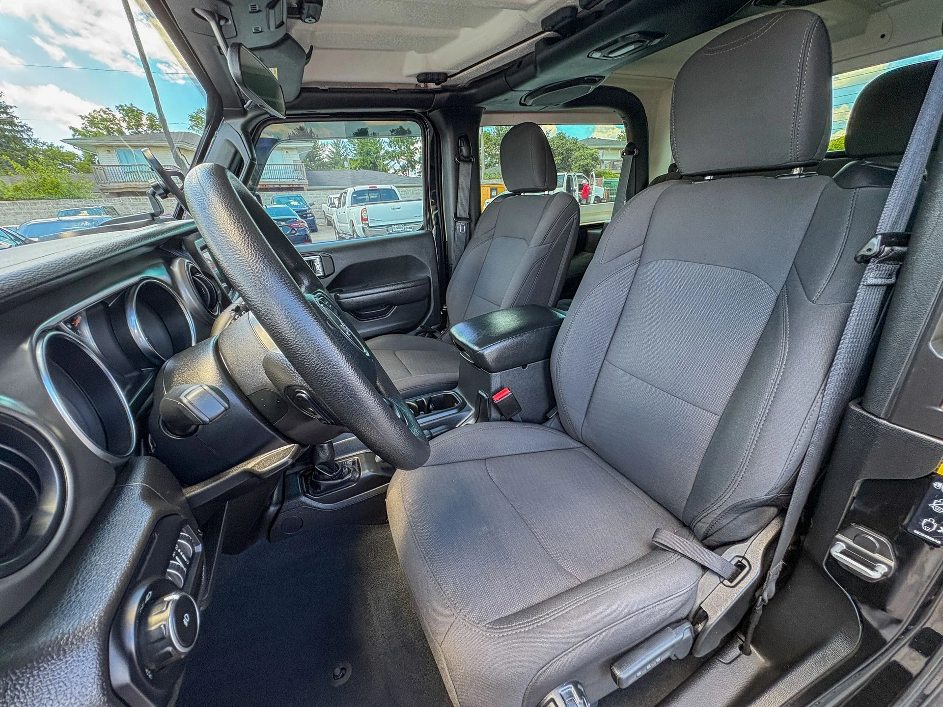 Used 2022 Black Jeep  image 23