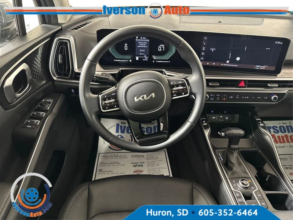 Used 2024 Everlasting Silver Kia S image 28