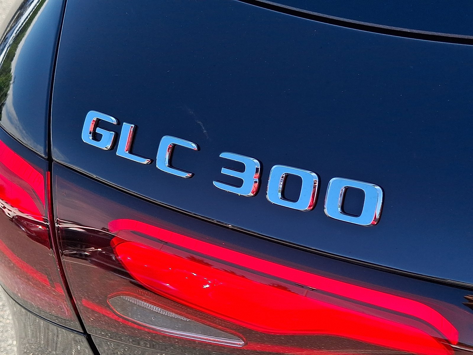 New 2027 Black Mercedes-Benz GLC 300 image 17