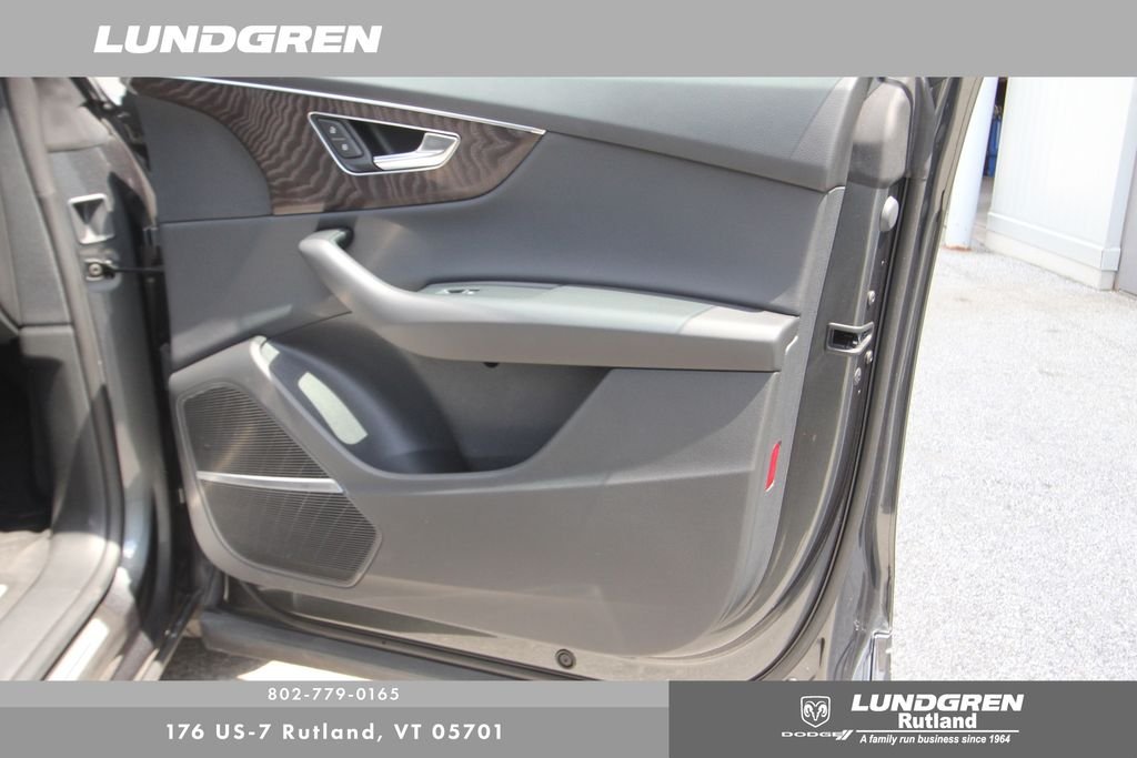 Used 2021 Gray Audi 55 Prestige image 23