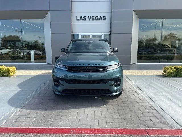 Used 2025 Green Land Rover Dynamic SE image 2