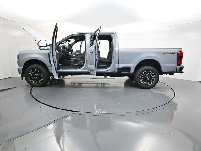 New 2026 Glacier Gray Metallic Tri-Coat Ford F-250® Platinum® image 51