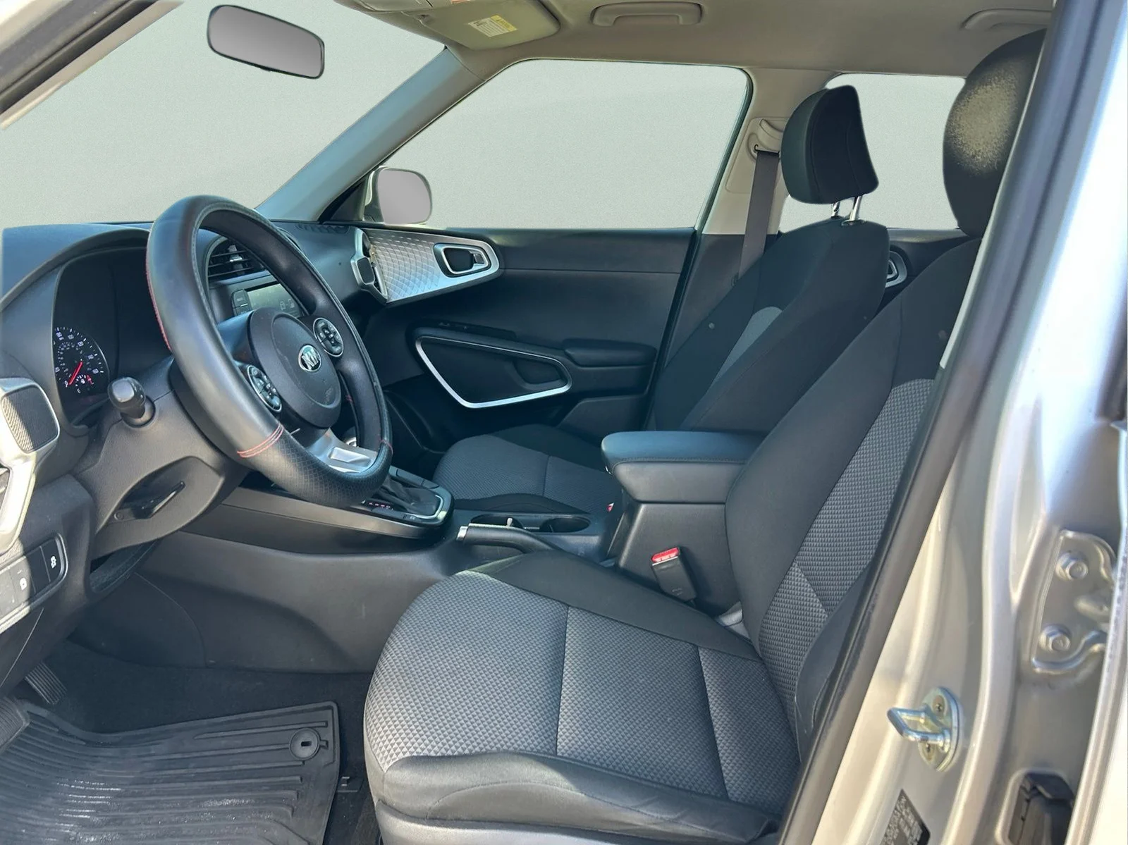 Used 2020 Sparkling Silver Kia LX image 9