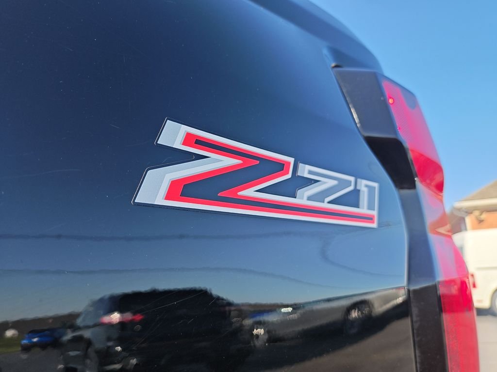 Used 2023 Black Chevrolet Z71 image 26