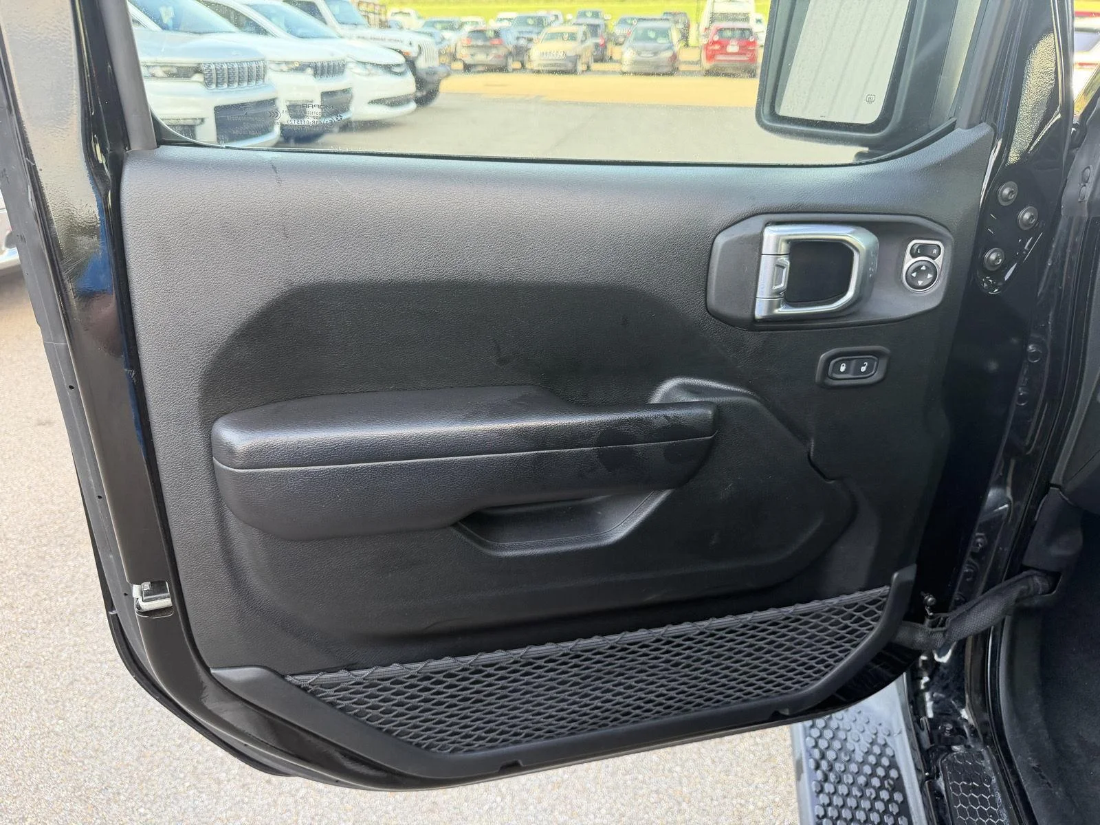 Used 2020 Black Clearcoat Jeep Recon image 16