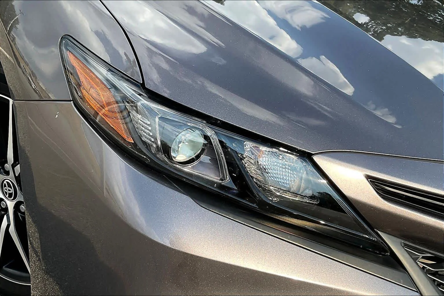 Used 2024 Predawn Gray Mica Toyota SE image 28