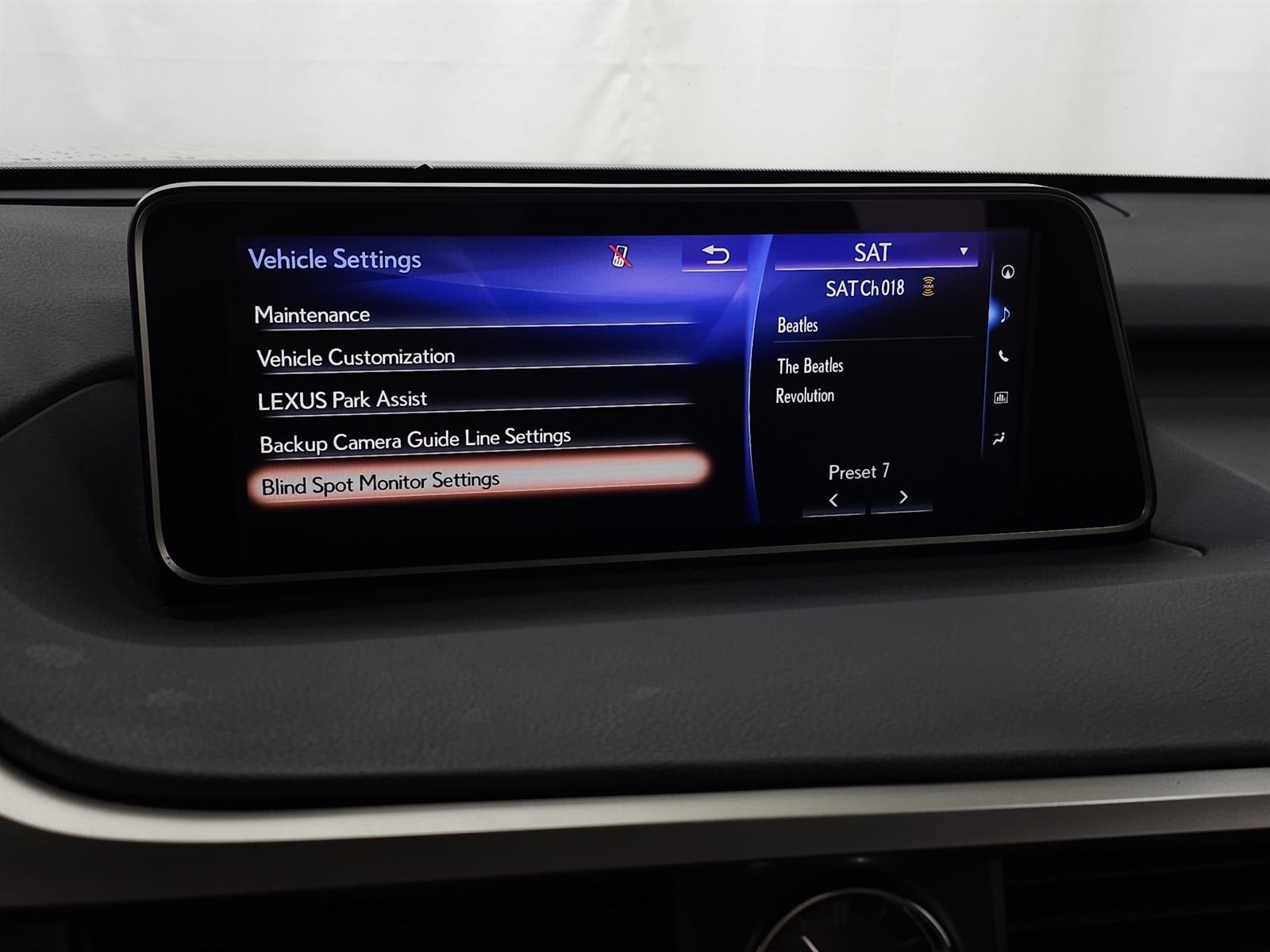 Used 2018 Gray Lexus PREMIUM image 24