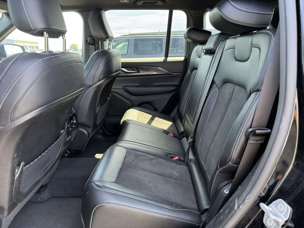 Used 2023 Black Jeep Altitude X image 15