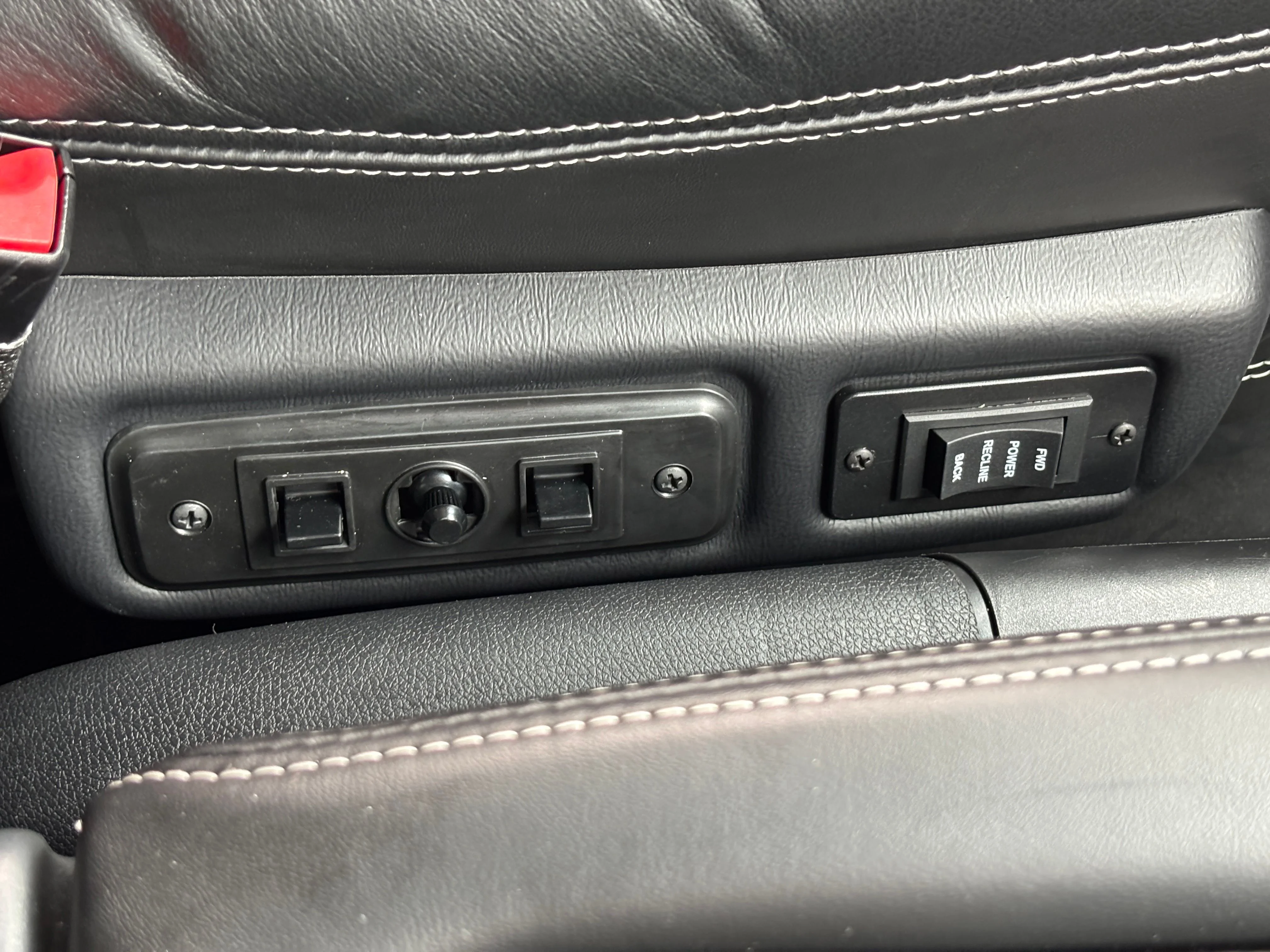 Used 2024 Maroon Mercedes-Benz Explorer Limited SE image 41