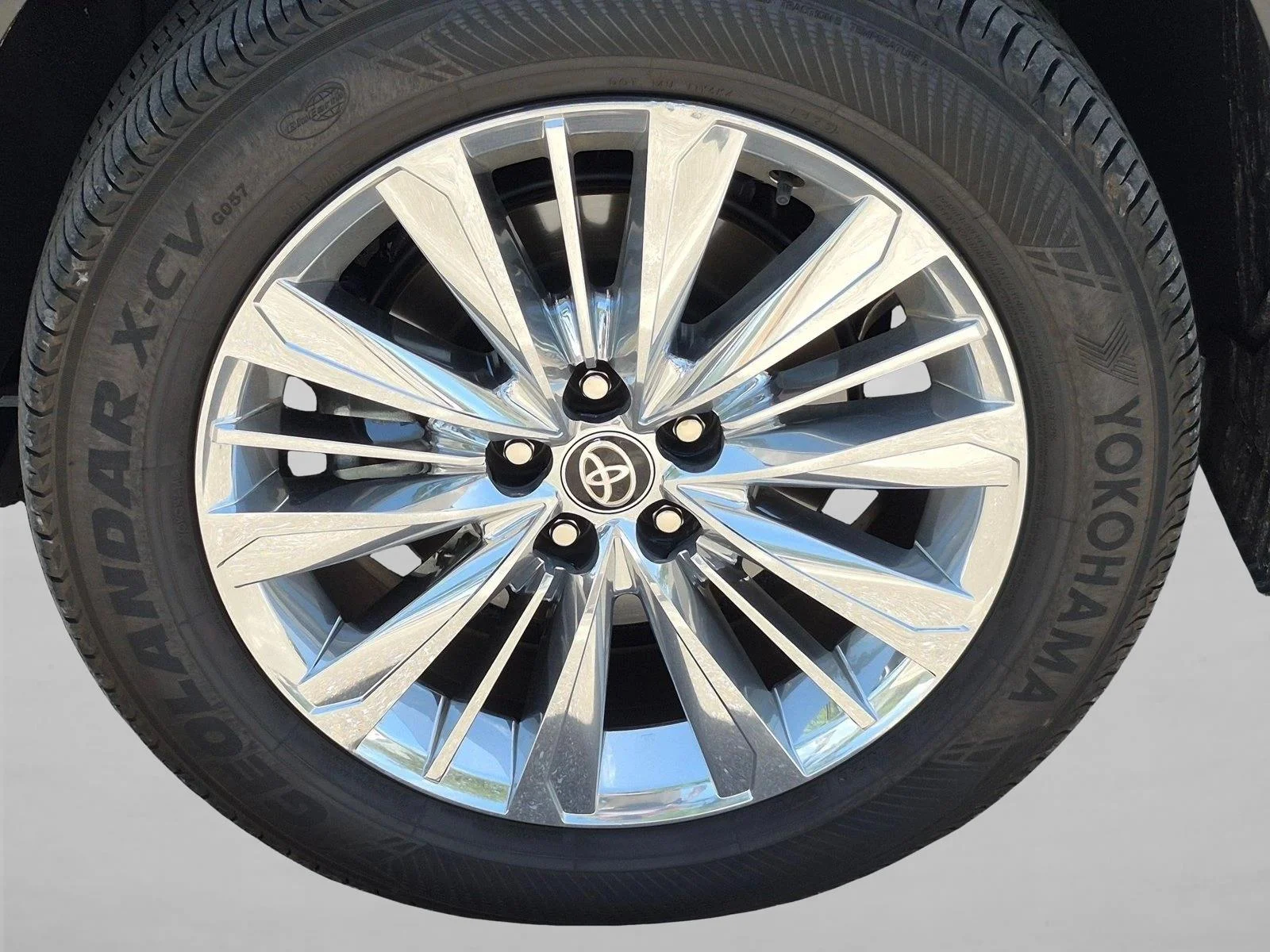 Used 2025 Gray Toyota Platinum image 15