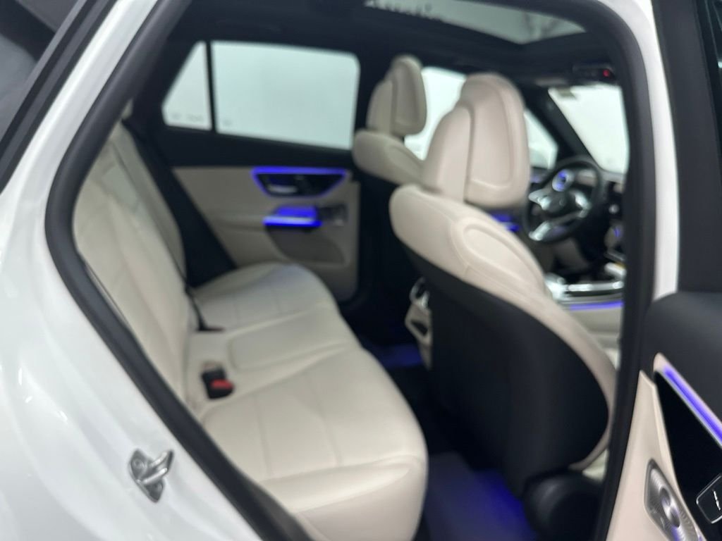 New 2027 Polar White Mercedes-Benz GLC 300 image 25