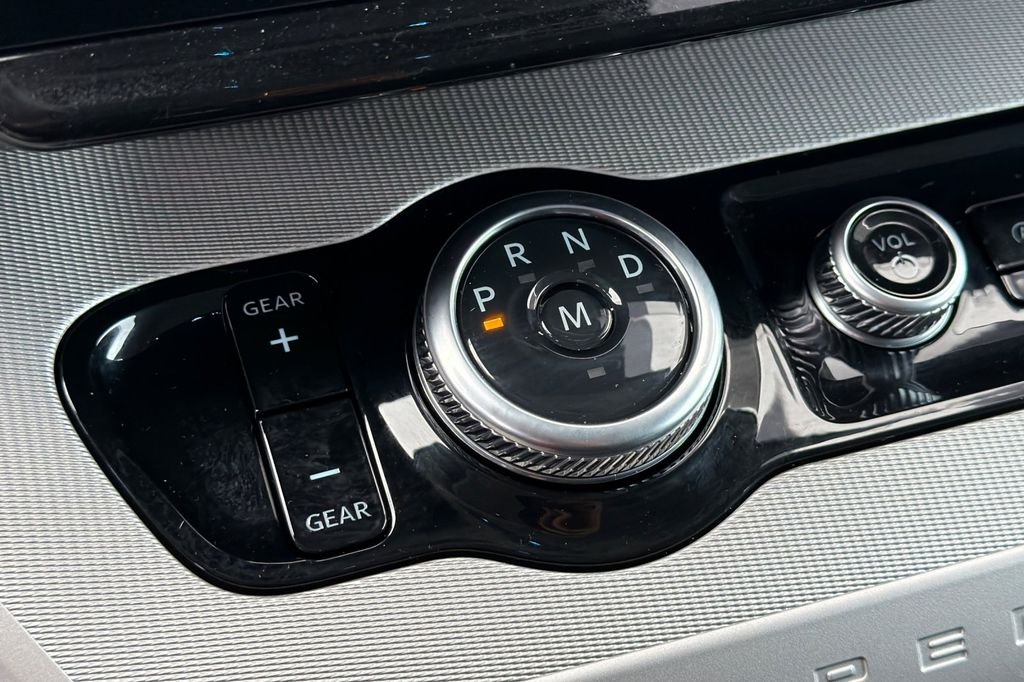 Used 2025 Oxford White Ford Active image 25