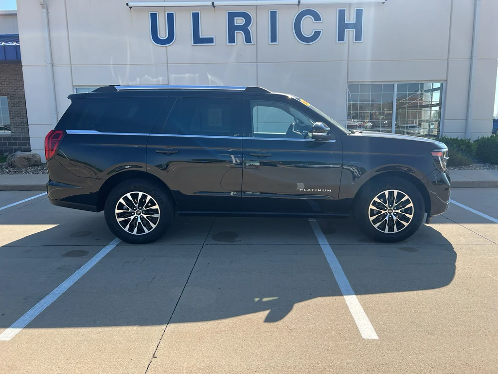 Used 2025 Agate Black Metallic Ford Platinum image 11