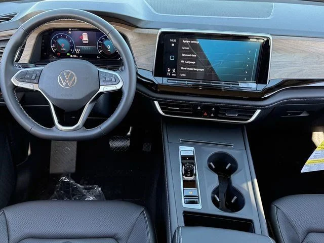 New 2026 Silver Volkswagen SE w/Technology image 8