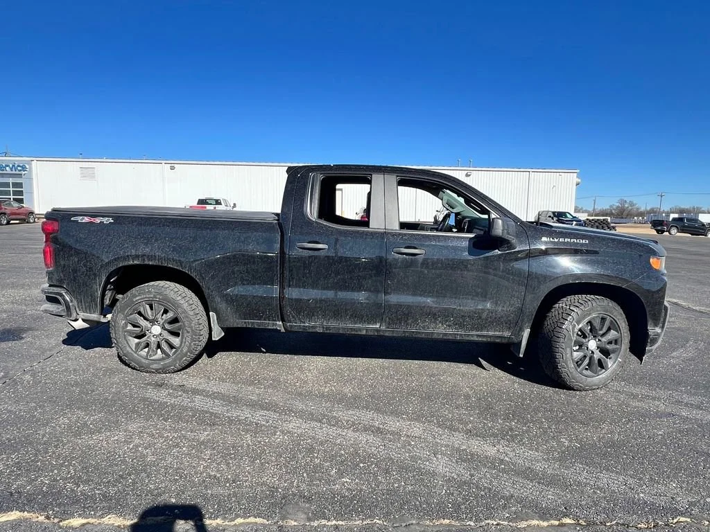 Used 2020 Chevrolet Silverado 1500 Custom with VIN 1GCRYBEH6LZ111579 for sale in Brodhead, WI
