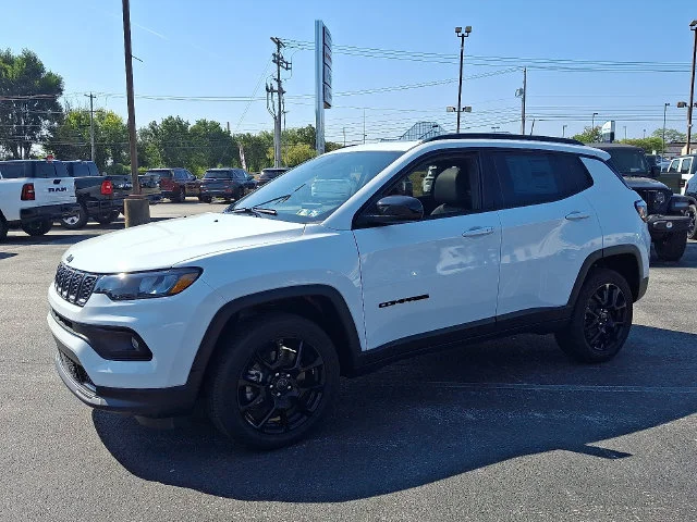 New 2025 White Jeep Latitude image 4